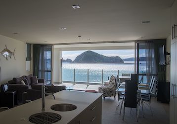 3 bedroom waterfront suites bay of islands bucks party accommodation